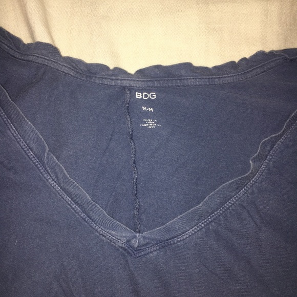 URBAN OUTFITTERS TEE - Picture 2 of 2